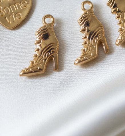 Charms اضغط للمزيد من الصور