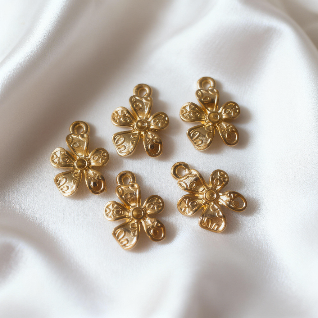 Charms اضغط للمزيد من الصور