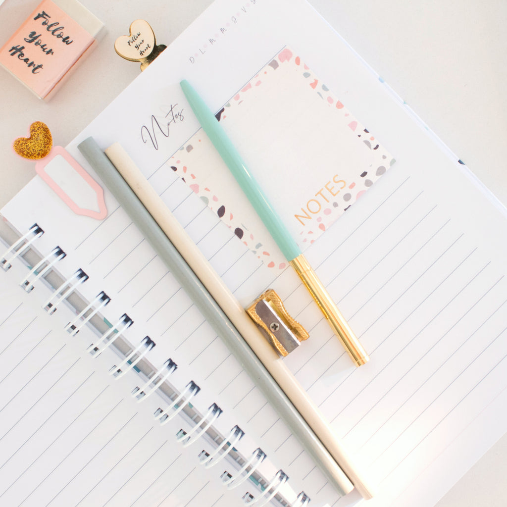 Notebook +weekly planner